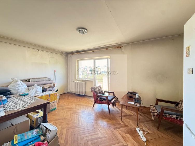 Apartament cu 3 camere decomandat în Zorilor