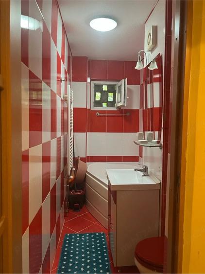 Apartament cu 3 camere semidecomandat în Exterior Vest