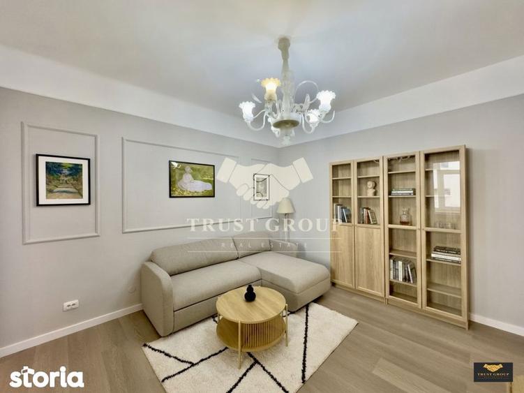 Apartament cu 3 camere semidecomandat, mobilat în Centrul Civic