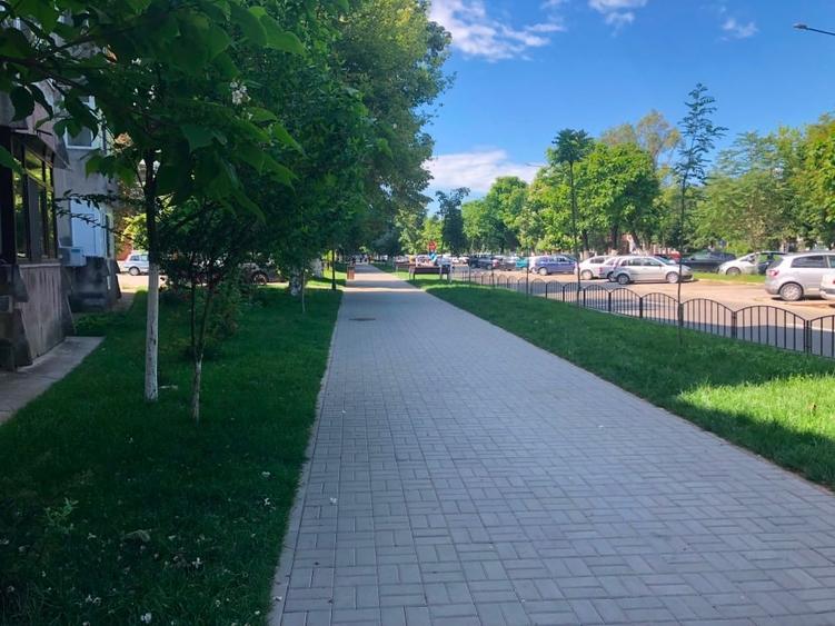 Apartament cu 2 camere semidecomandat, mobilat în Ostroveni