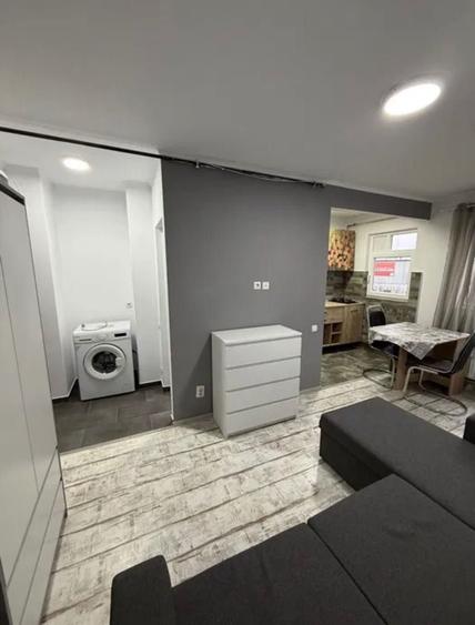 Garsonieră decomandată în Central
