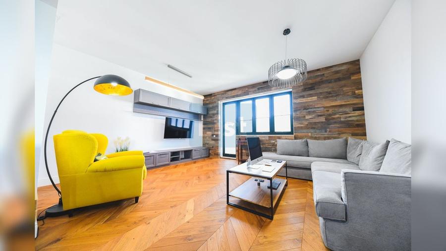 Apartament cu 4 camere decomandat în Central