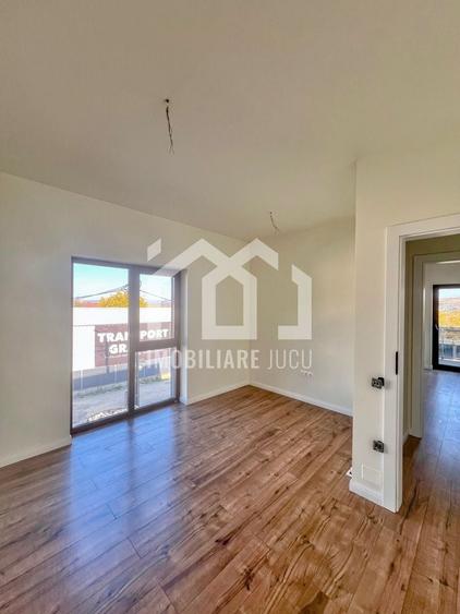 Apartament cu 3 camere semidecomandat în Jucu de Mijloc