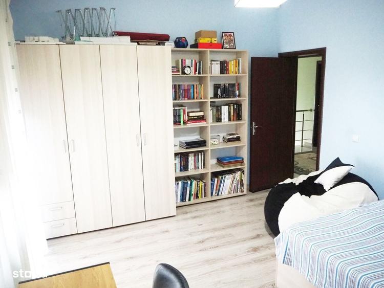 Casă cu 4 camere în Central