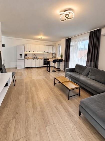 Apartament cu 3 camere decomandat, mobilat în Calea Moldovei