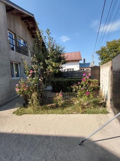 Casă cu 4 camere cu Teren 300 Mp în Ștefăneștii de Sus