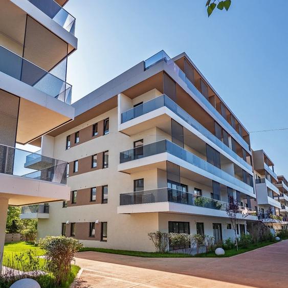 Apartament cu 4 camere decomandat, mobilat în Iancu Nicolae