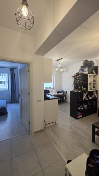 Apartament cu 2 camere decomandat în Roșu