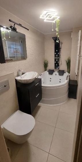 Apartament cu 3 camere decomandat, mobilat în Unirii