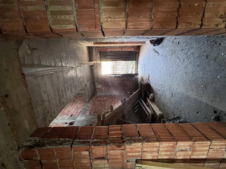 Casă cu Teren 250 Mp în Central