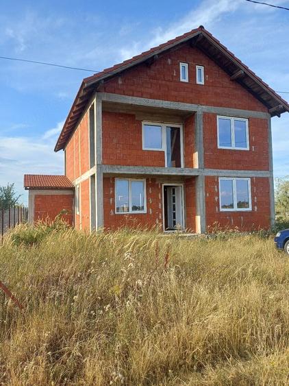 Casă cu Teren 852 Mp în Păușa