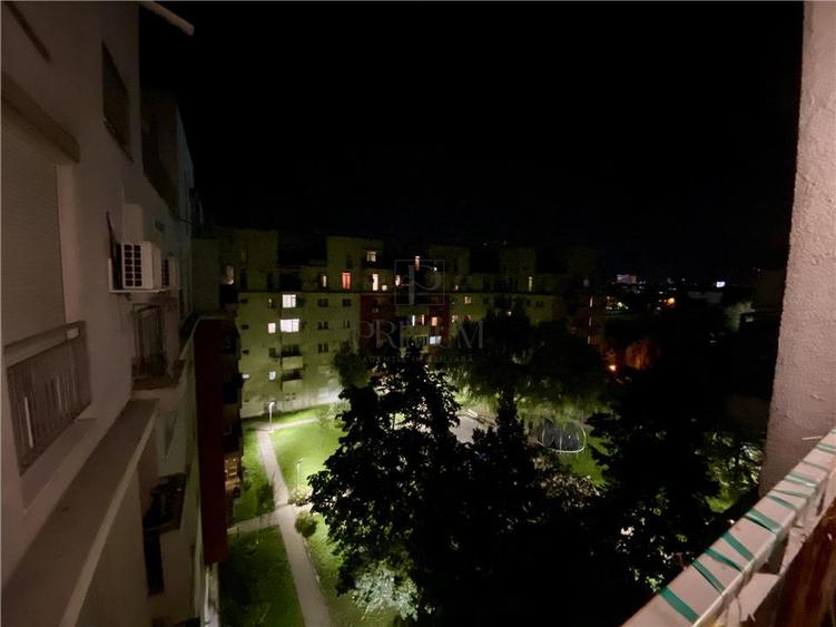 Apartament cu 2 camere semidecomandat, mobilat în Aradului