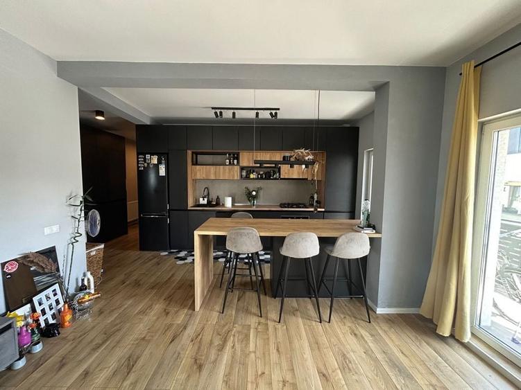 Apartament cu 2 camere decomandat în Florești