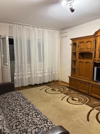Apartament cu 2 camere decomandat în 1 Mai