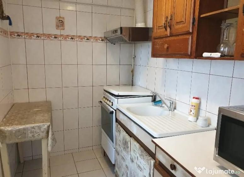 Apartament cu 3 camere decomandat în Obcini