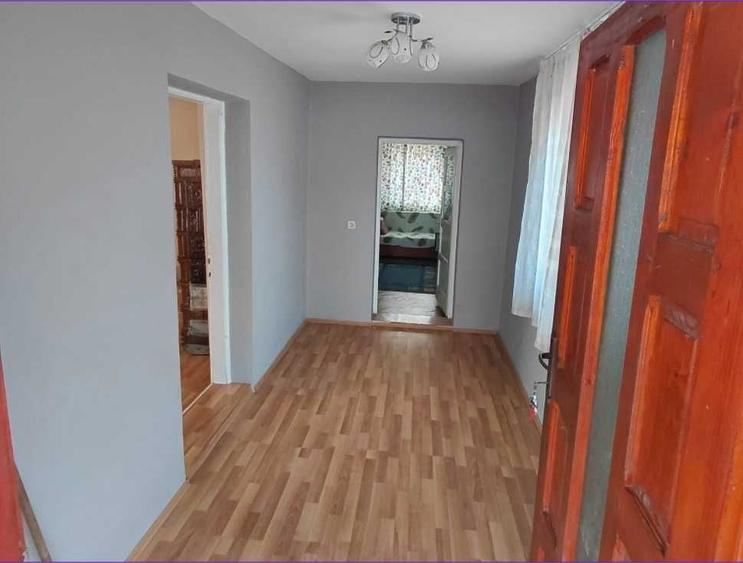 Casă cu 3 camere în Central