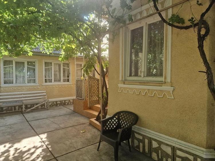 Casă cu Teren 1439 Mp în Cermei