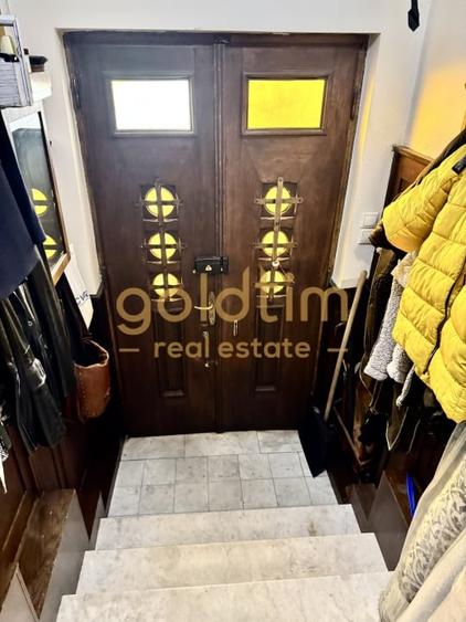 Apartament cu 5 camere decomandat în Armeneasca