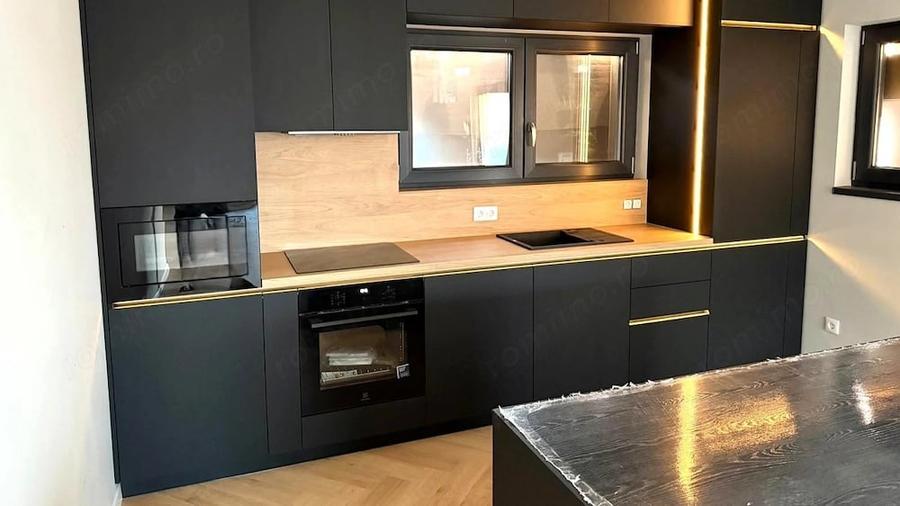 Apartament cu 4 camere decomandat în Central