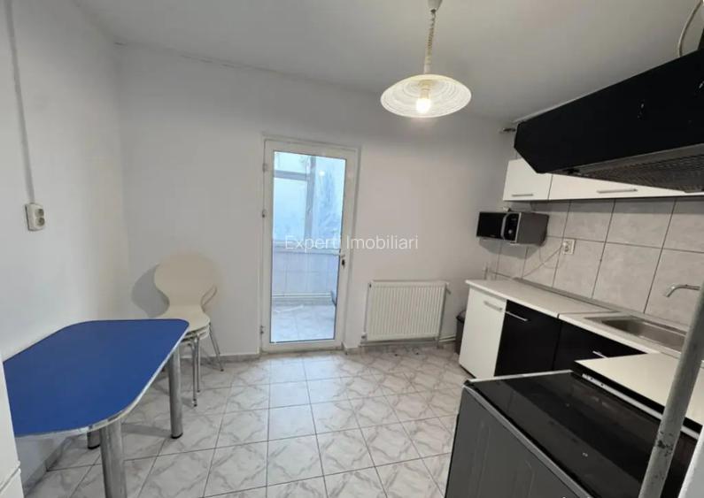 Apartament 3 camere de vanzare, situat in zona Tomis III