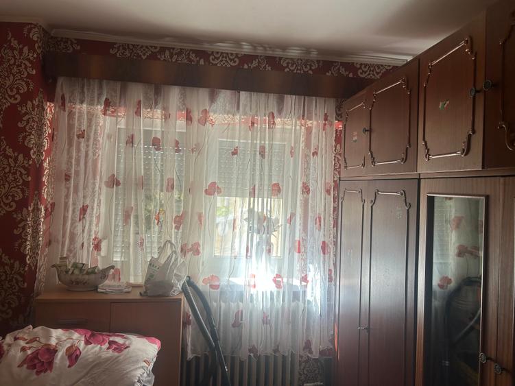 Apartament cu 3 camere în Calea Severinului