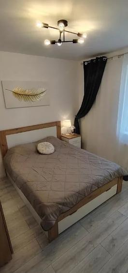 Apartament cu 2 camere semidecomandat, mobilat în Rahova