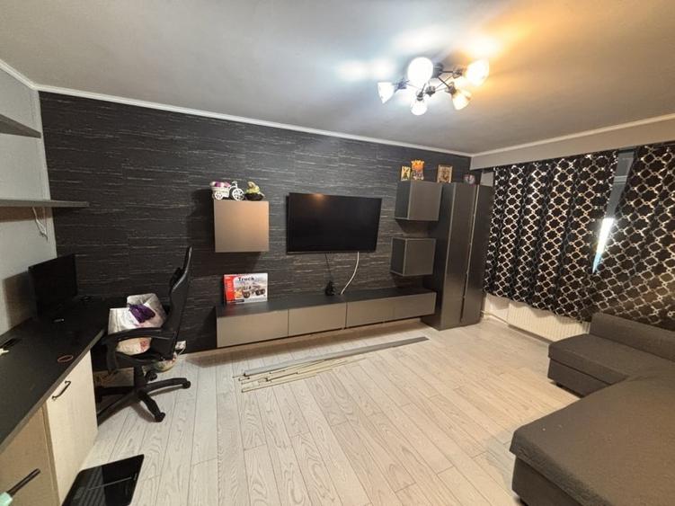 Apartament cu 3 camere decomandat în Pantelimon