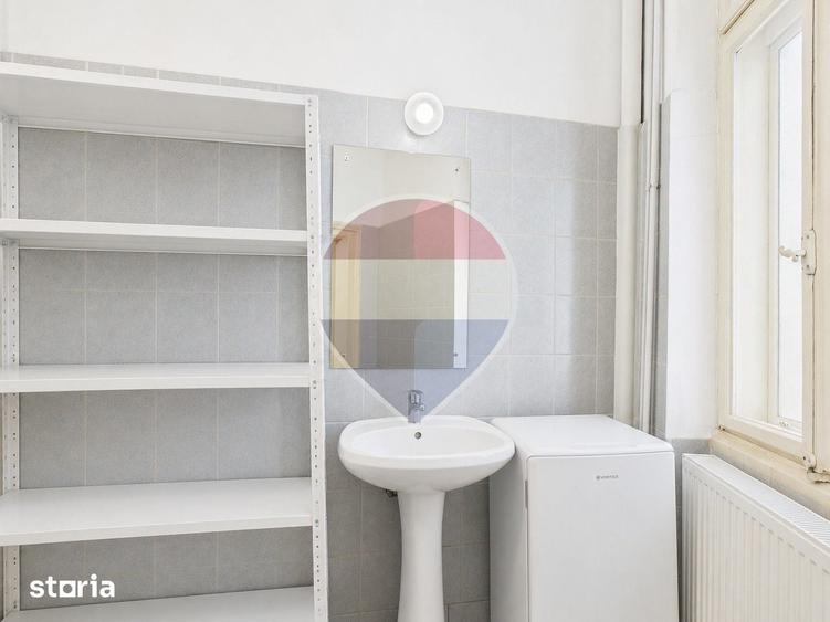 Casă cu 6 camere cu Teren 132 Mp în Gara de Nord