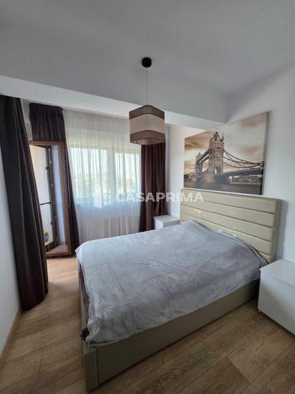 Apartament cu 3 camere decomandat în Nicolina