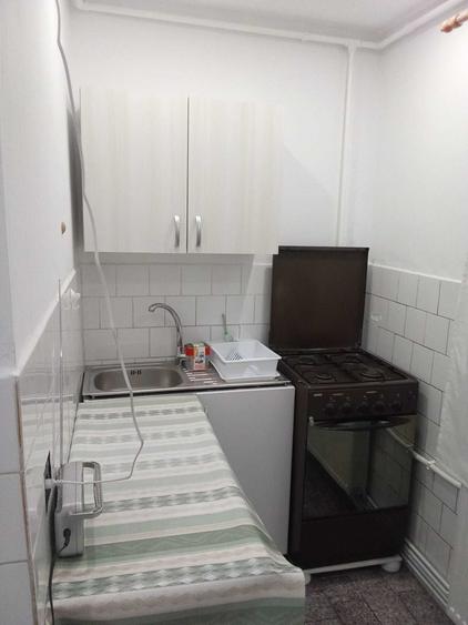 Garsonieră decomandată în Central