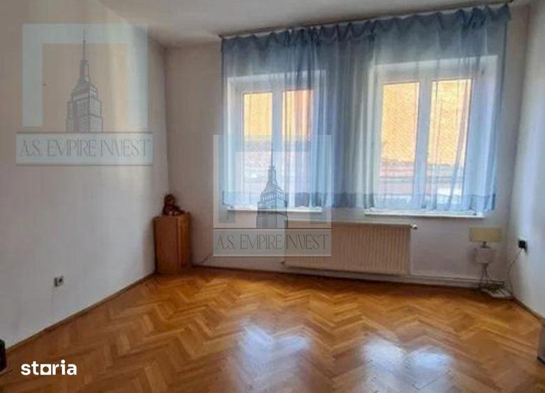 Apartament cu 4 camere decomandat în Centrul Istoric