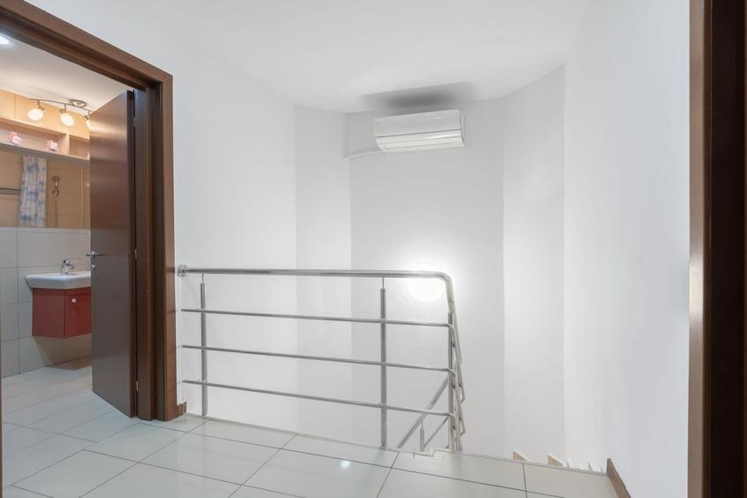 Casă individuală cu 5 camere cu Canalizare în Ștefăneștii de Jos