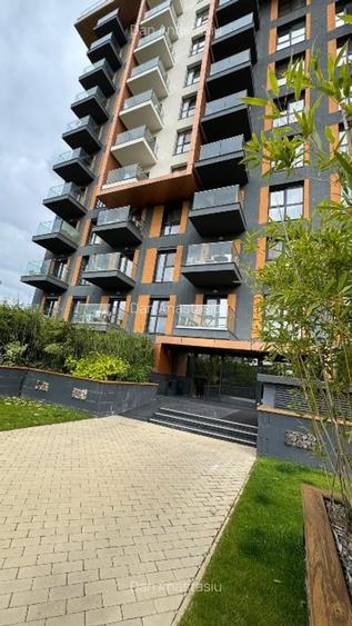 Apartament cu 2 camere decomandat în P-ta Presei Libere
