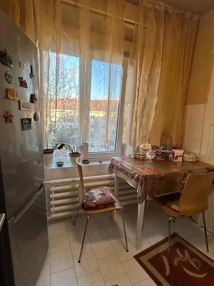Garsonieră decomandată în Decebal