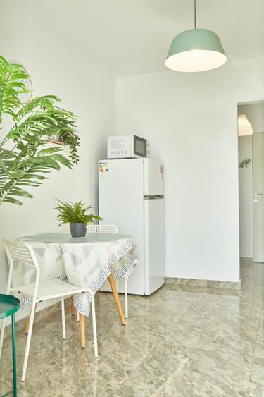 Apartament cu 3 camere decomandat, mobilat în City Park Mall