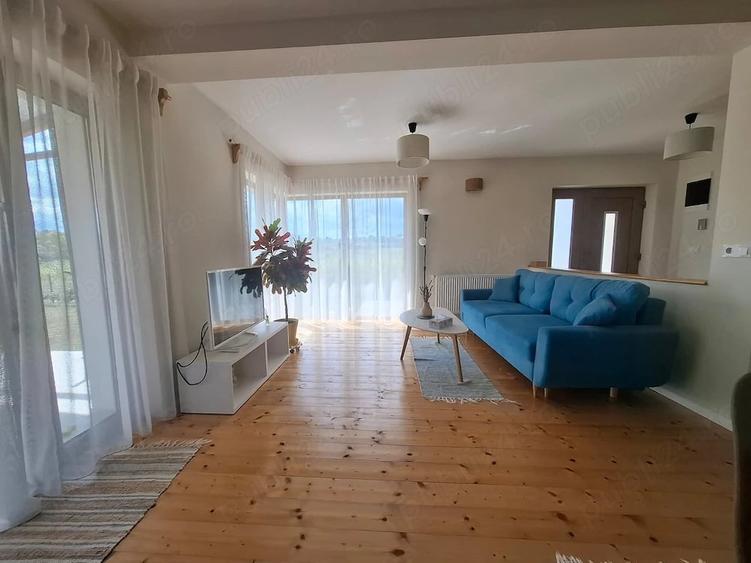 Casă cu Teren 1200 Mp în Chechiș