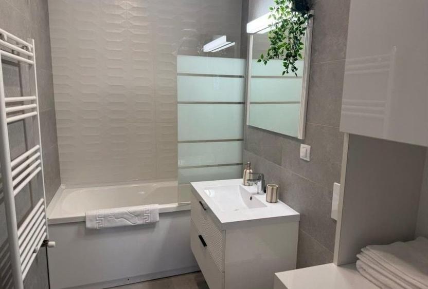 Apartament cu 2 camere, mobilat în Pipera