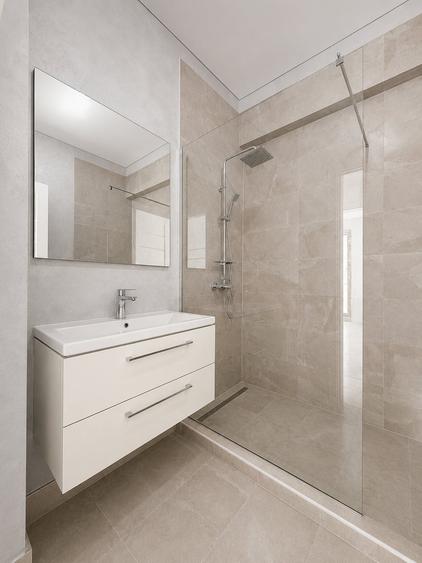 Apartament cu 3 camere decomandat în Mamaia