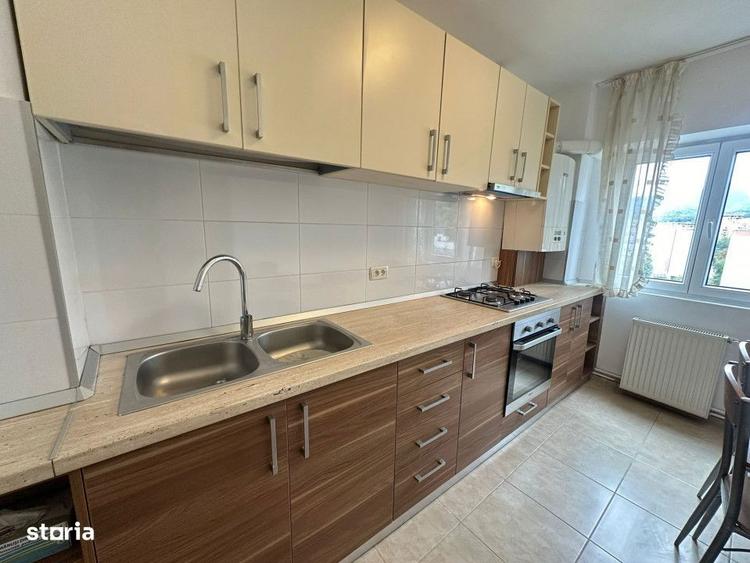 Apartament cu 2 camere decomandat, mobilat în Est