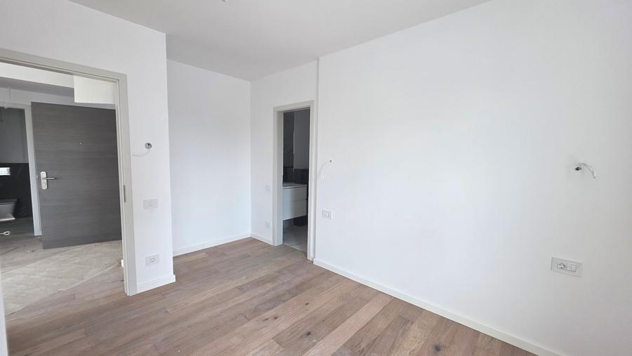 Apartament cu 3 camere semidecomandat în Timpuri Noi