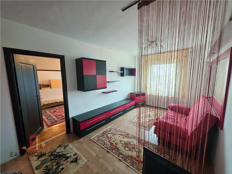 Apartament cu 4 camere decomandat în 7 Noiembrie
