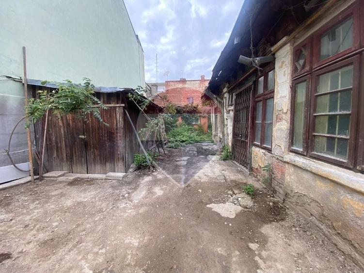 Teren Construcții intravilan de 154 mp, în Moșilor