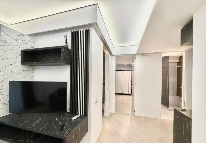 Apartament cu 3 camere semidecomandat în Pipera