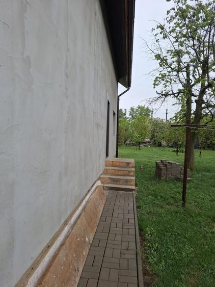 Casă individuală cu 5 camere cu Canalizare în Carani