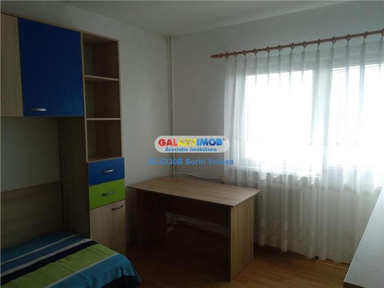 Apartament cu 4 camere decomandat, mobilat în Păcii