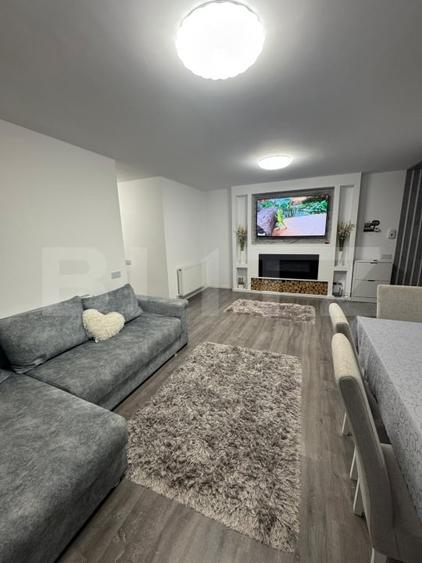 Apartament de vanzare, 3 camere, 65 mp - zona Stejarului - 1