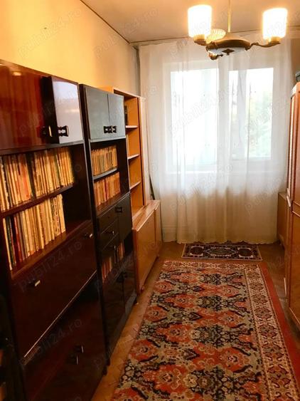 Apartament cu 3 camere decomandat în Decebal
