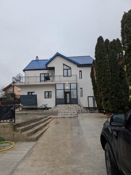 Casă individuală cu 6 camere cu Canalizare în Aviatori