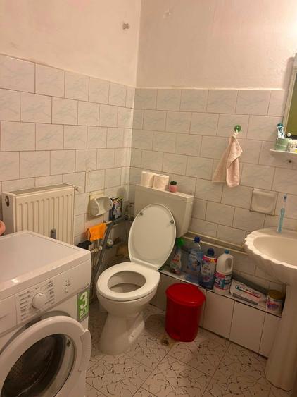 Garsonieră decomandată în 1 Decembrie