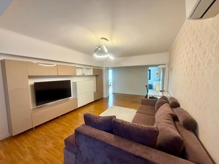 Apartament cu 4 camere decomandat, mobilat în Unirii
